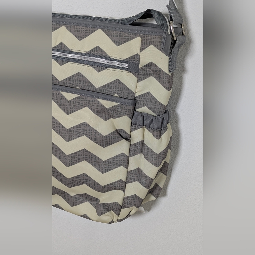 Tender Kisses NEW Grey Chevron Print Diaper Bag Changing Pad Pockets - Picture 4 of 15